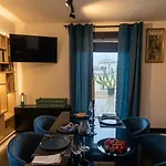 דירה Apollo Theater Palace Exclusive Rooftop לצ'ה